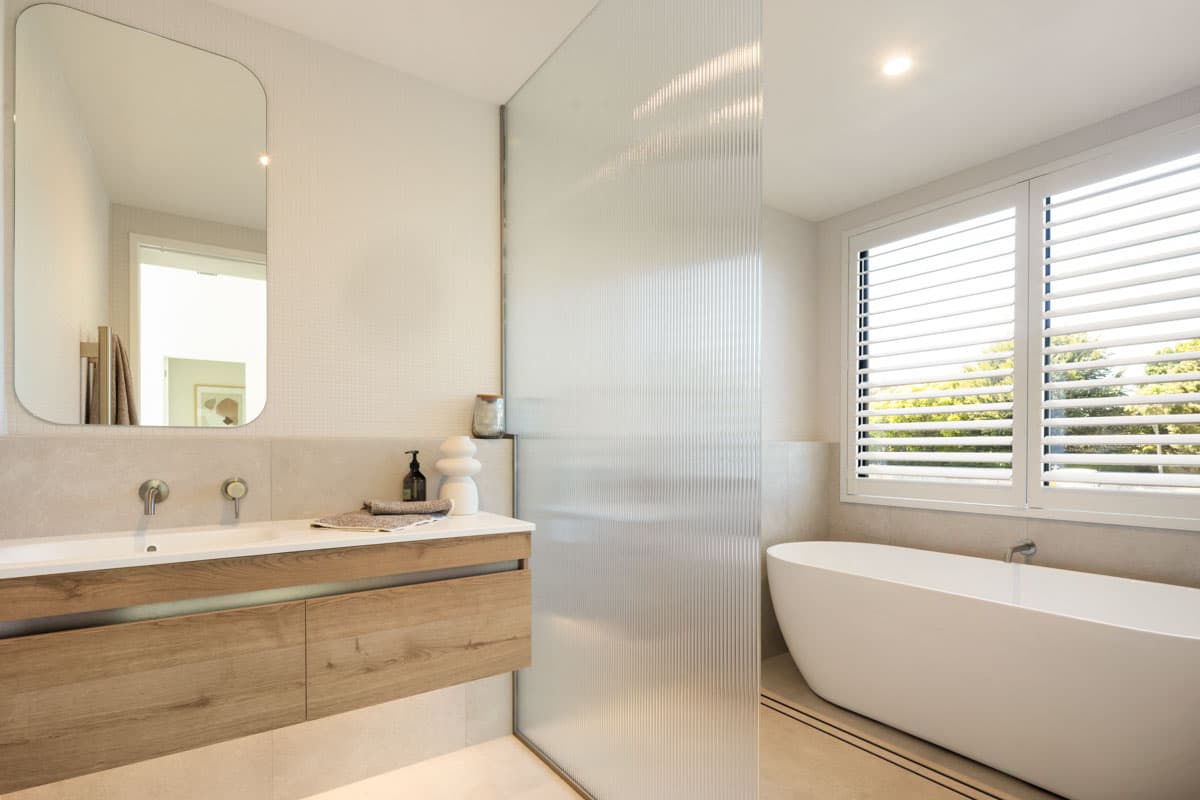 Bathroom 1-img